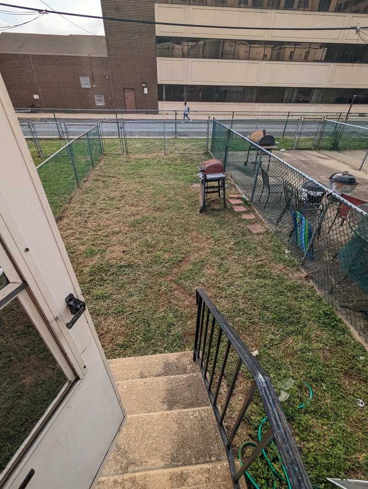 1124 N Walnut St #1 - Photo 5 of 9