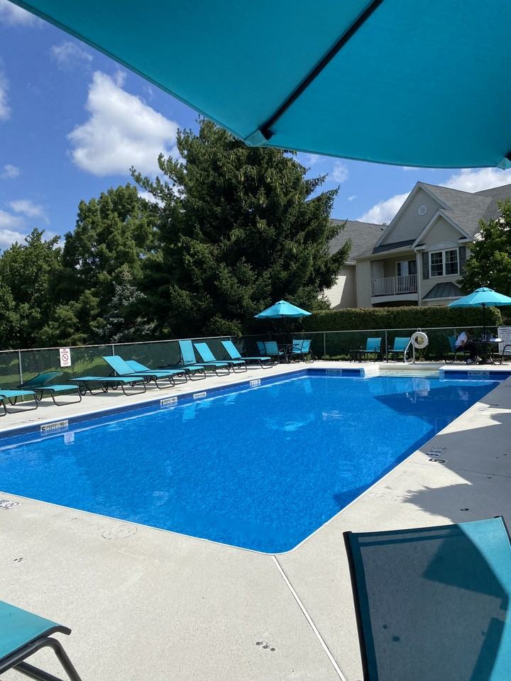 220 Cambridge Court - Photo 3 of 13