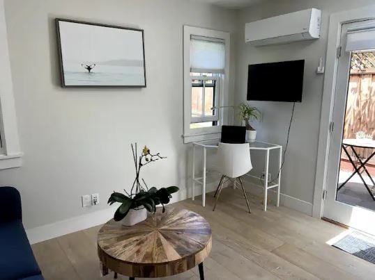 581 University Ave #581A - Photo 3 of 16