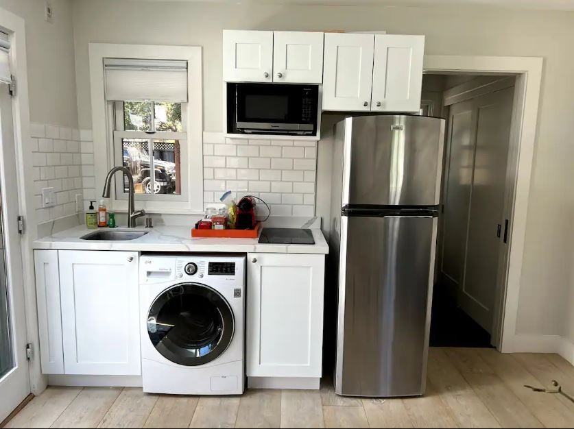 581 University Ave #581A - Photo 5 of 16