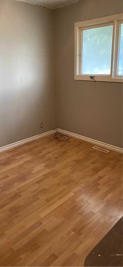 182 Montreal St N #A - Photo 3 of 4