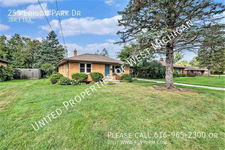 255 Edison Park Ave Nw - Photo 3 of 17