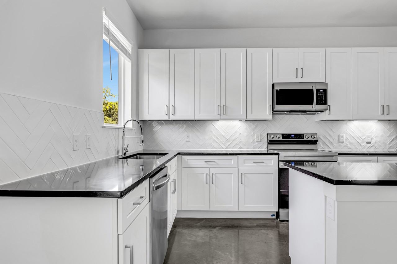 915 Piedmont Ave #NA - Photo 3 of 12