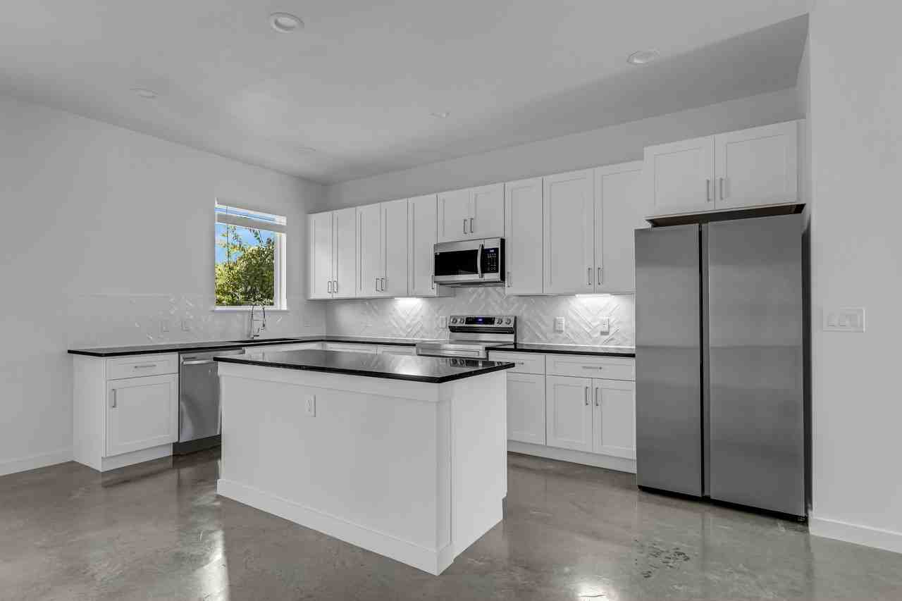 935 Piedmont Ave #NA - Photo 3 of 12