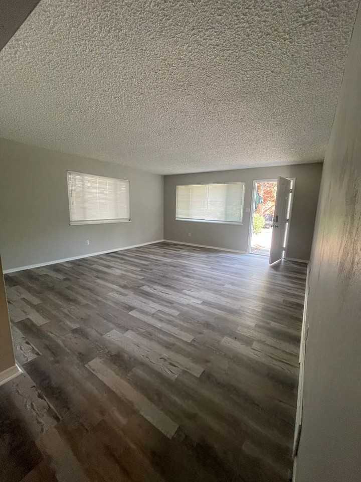 311 University Dr #1 - Photo 2 of 30