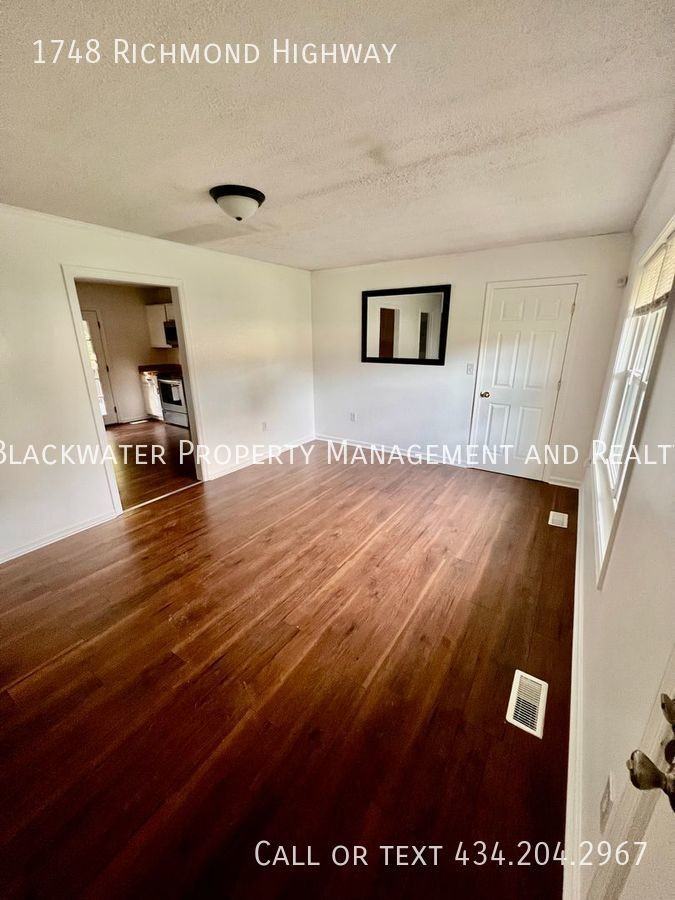 1748 Richmond Hwy - Photo 2 of 13