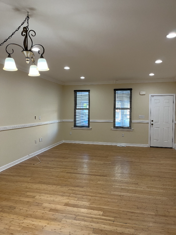 634 Market St - Photo 2 of 10