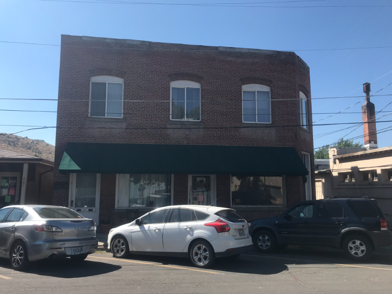 411 N 1st St #B - Photo 3 of 11