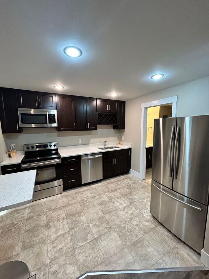 121B Boisvert Pl - Photo 3 of 10
