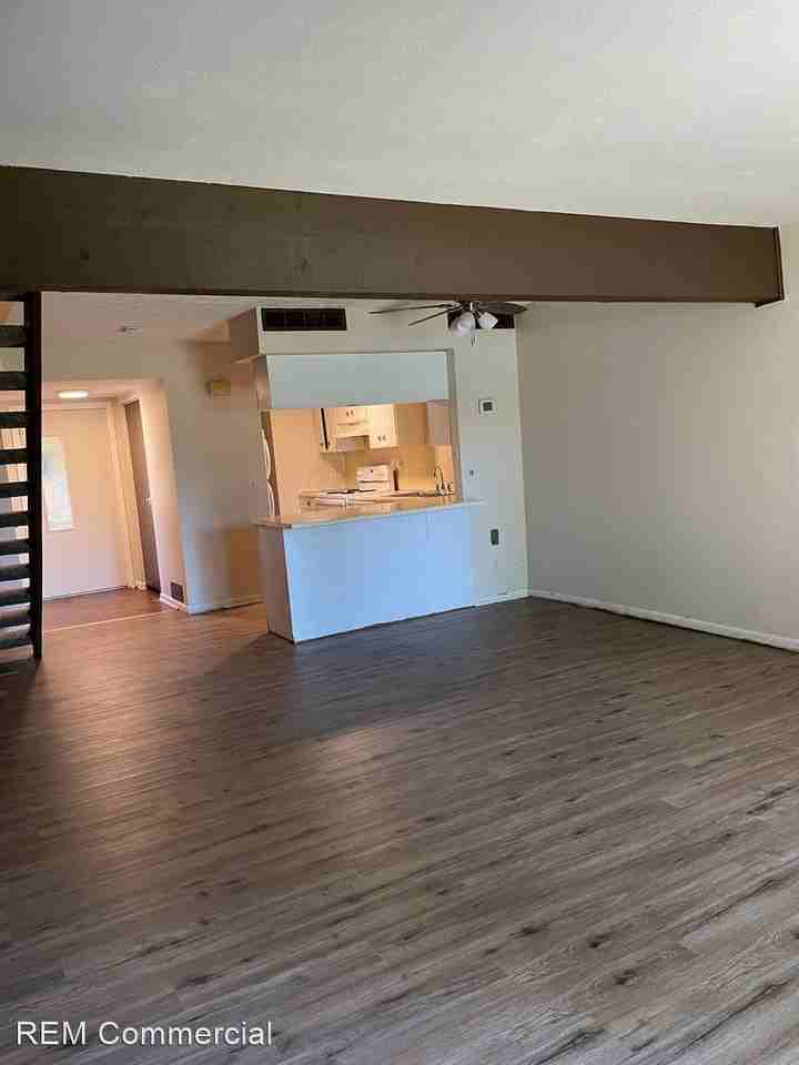 1308-40 PORTAGE ST - Photo 3 of 11