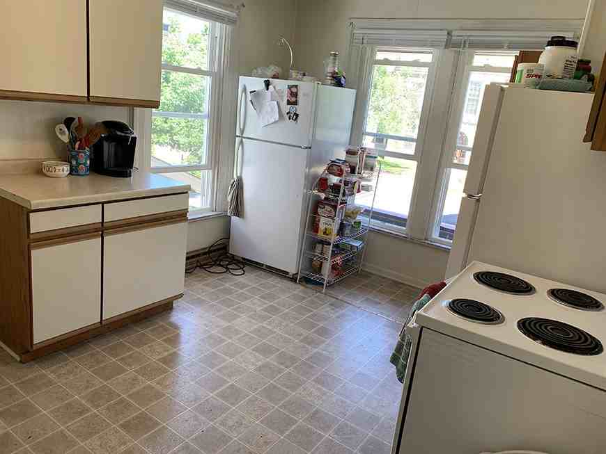 207 W Broadway St #UP - Photo 5 of 16