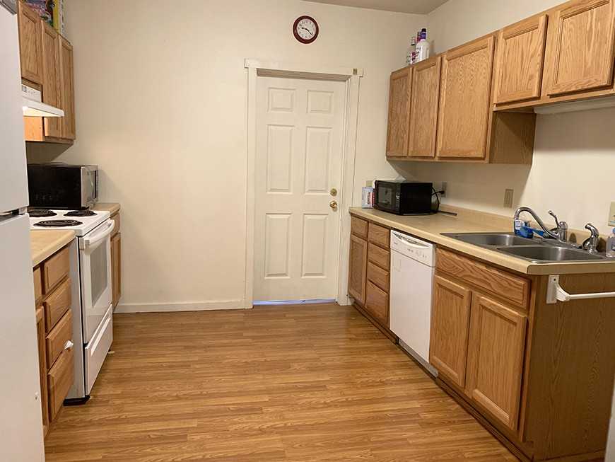 211 W Broadway St #1 - Photo 4 of 17