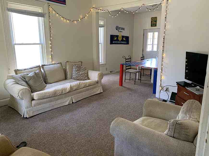 211 W Broadway St #1 - Photo 5 of 17