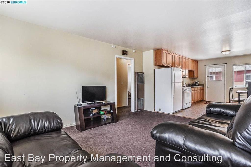 22117 Main St - Photo 3 of 10