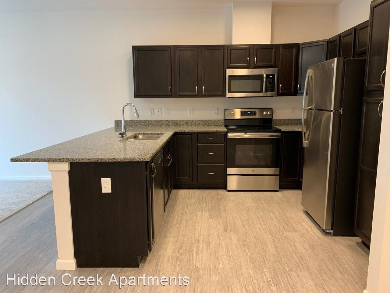 Various - Photo 2 of 43