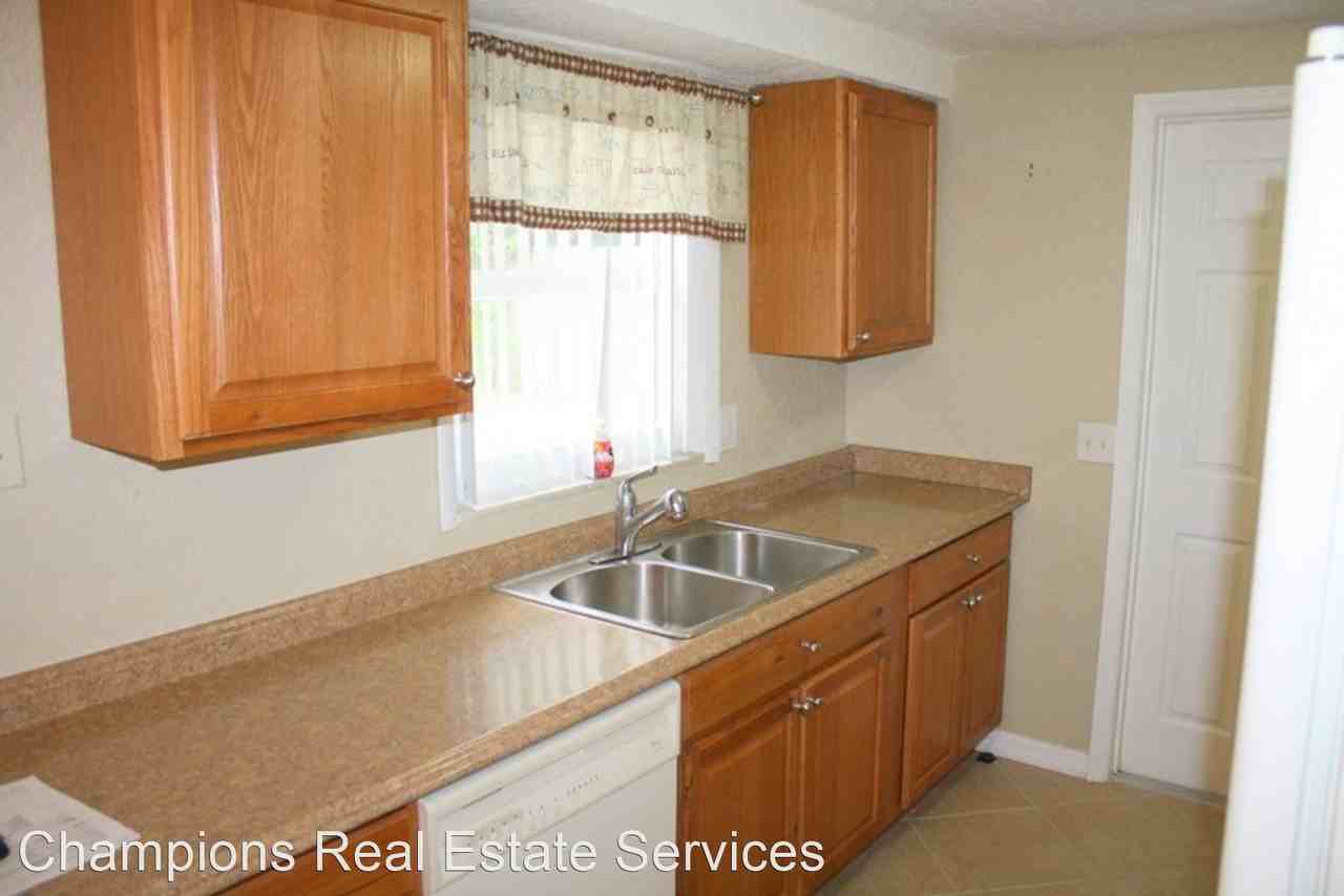 4445 Spring Lake Ct - Photo 3 of 18