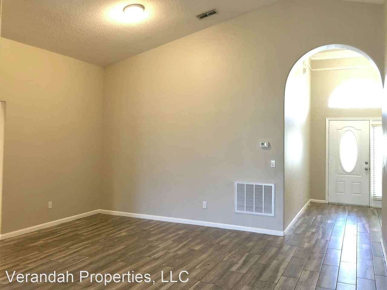 2813 Mayflower Loop - Photo 3 of 36