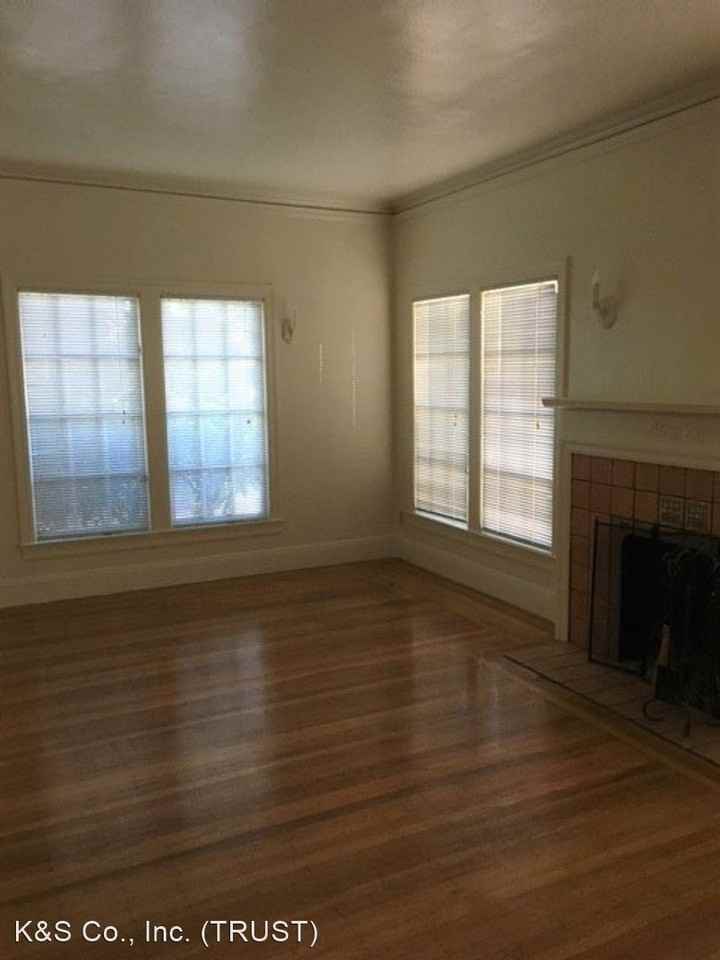 2940 Claremont Avenue - Photo 2 of 8