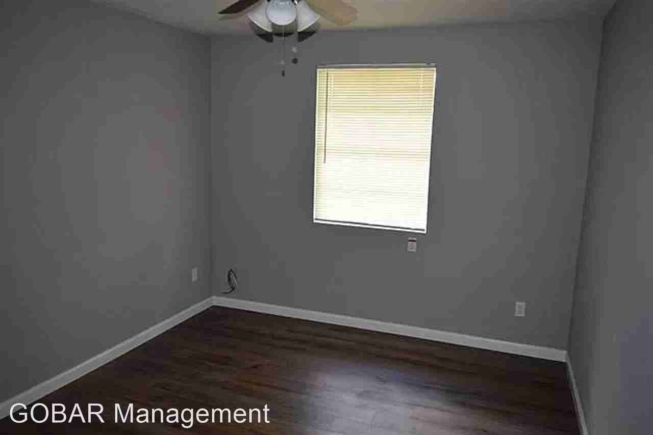 110 Wood Manor Ln - Photo 2 of 9