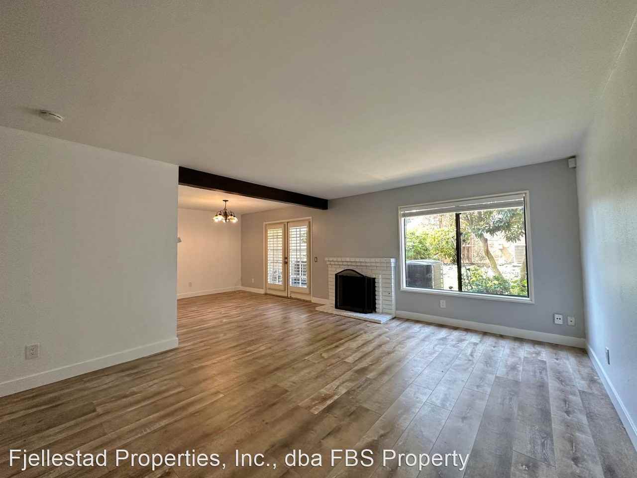 2918 Plaza Leonardo - Photo 3 of 16