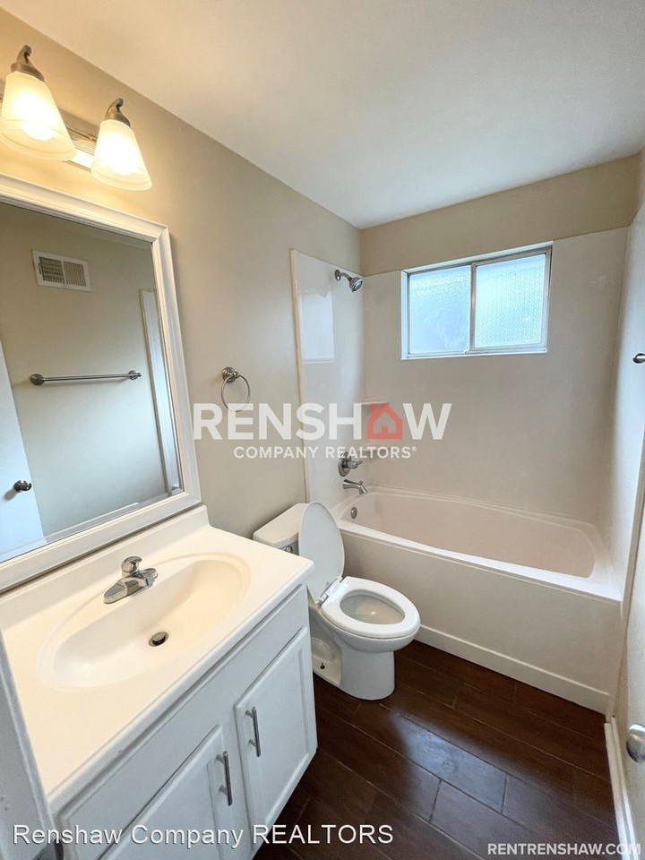 5402 Stage Rd - Photo 2 of 10