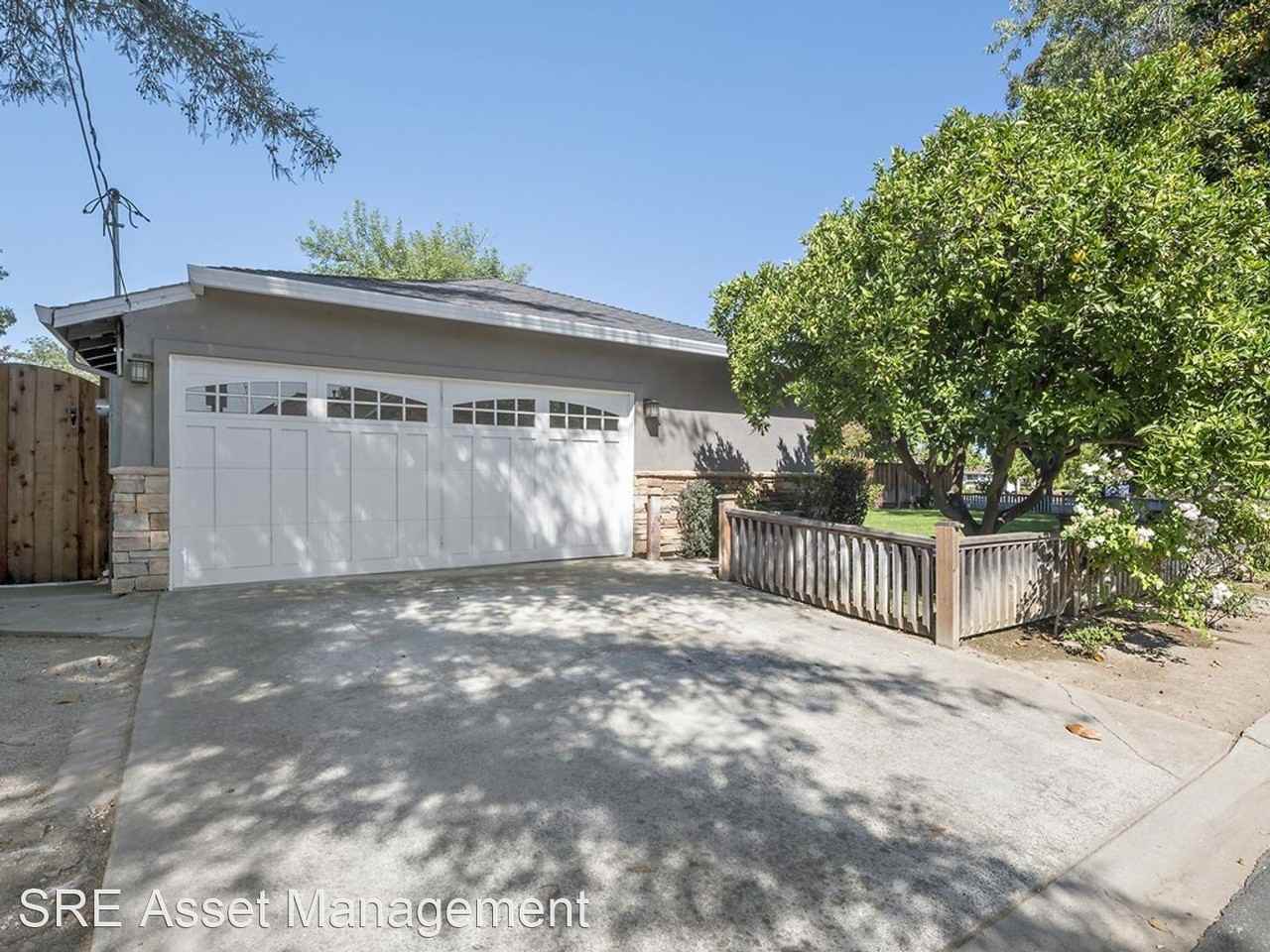 15543 Longwood Dr - Photo 2 of 22