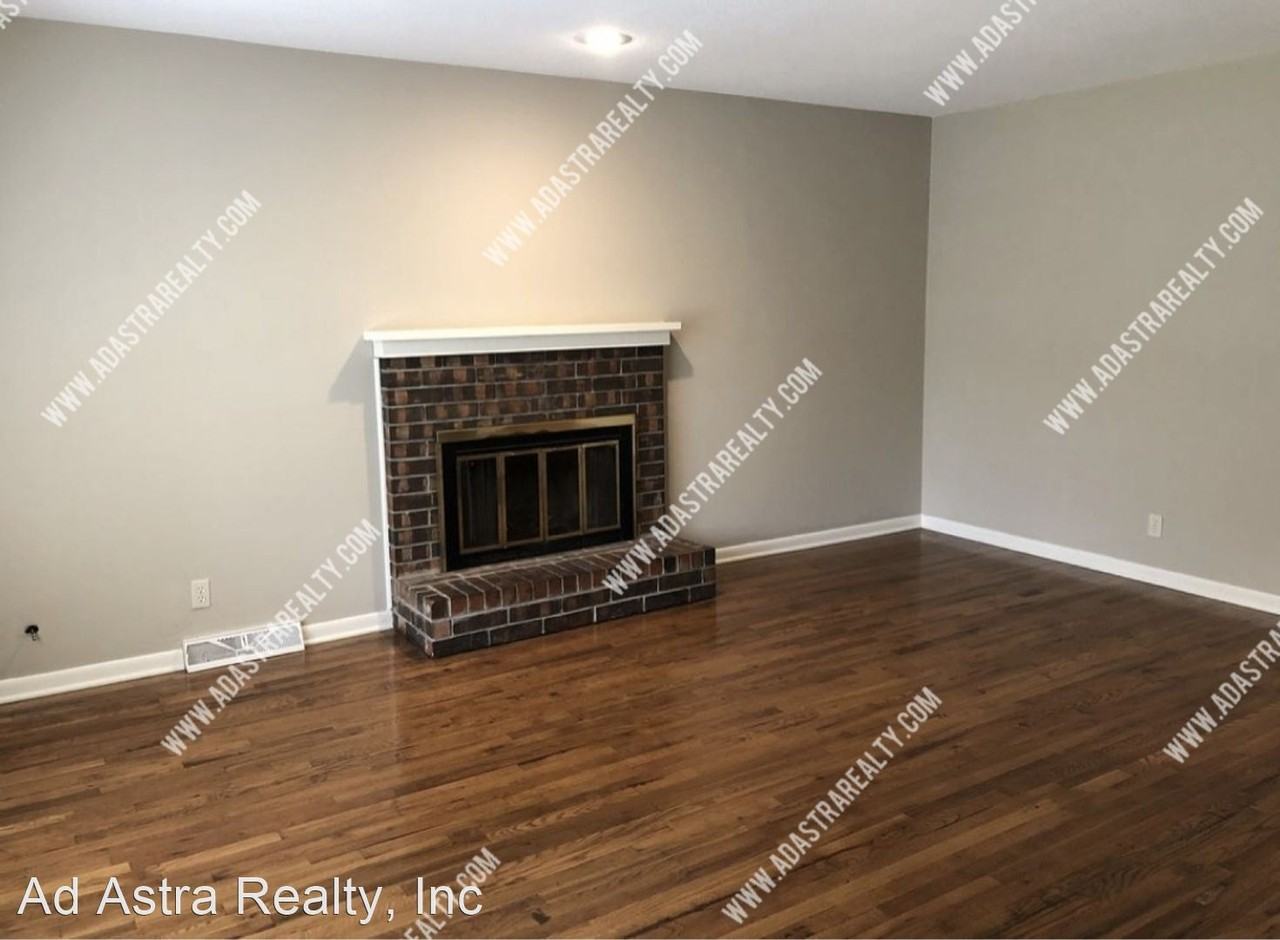 110 Brookside Dr - Photo 3 of 7