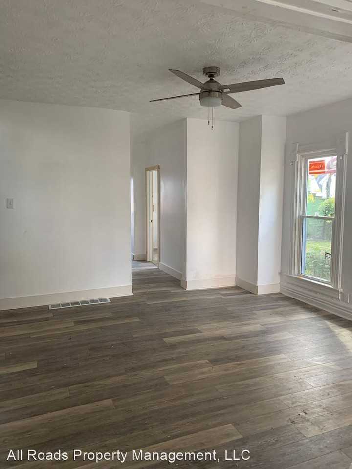 1042 Huffman Ave - Photo 2 of 12