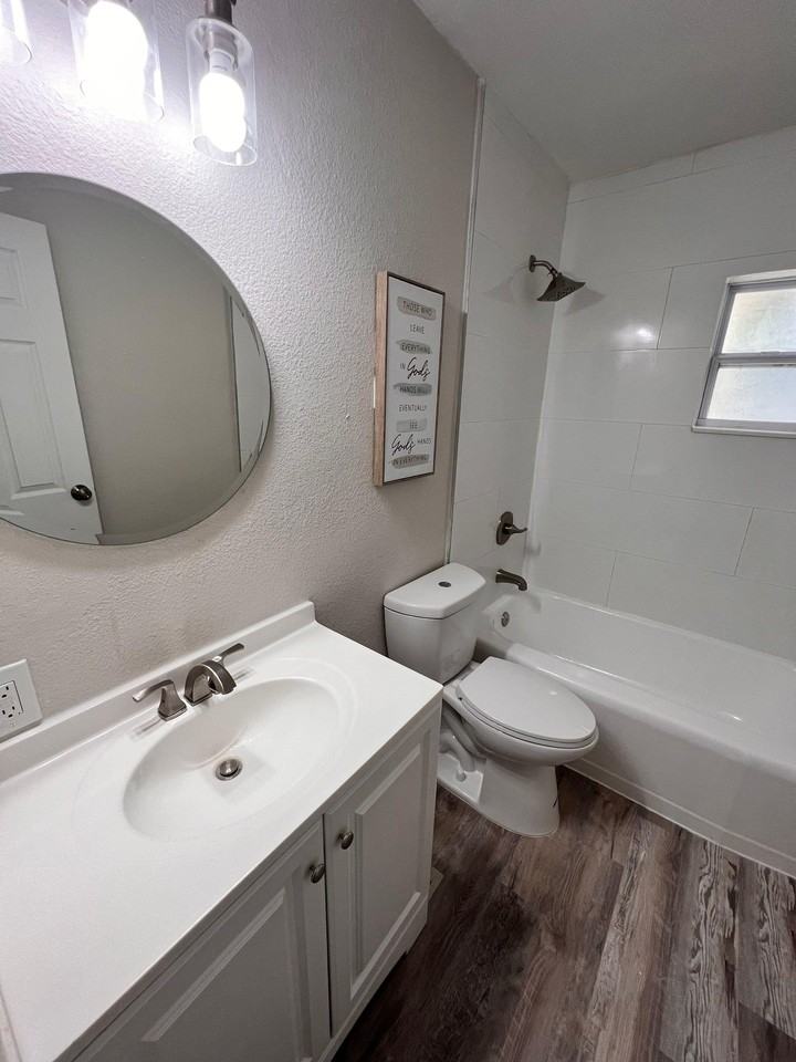 Biscayne Dr - Photo 3 of 9