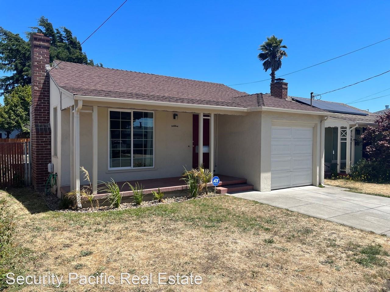 676 31st St - Photo 2 of 33