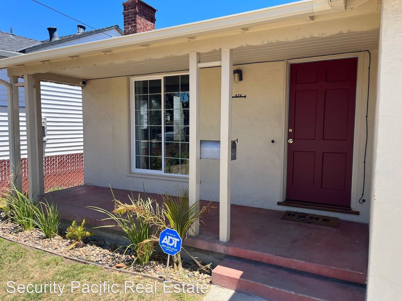 676 31st St - Photo 3 of 33