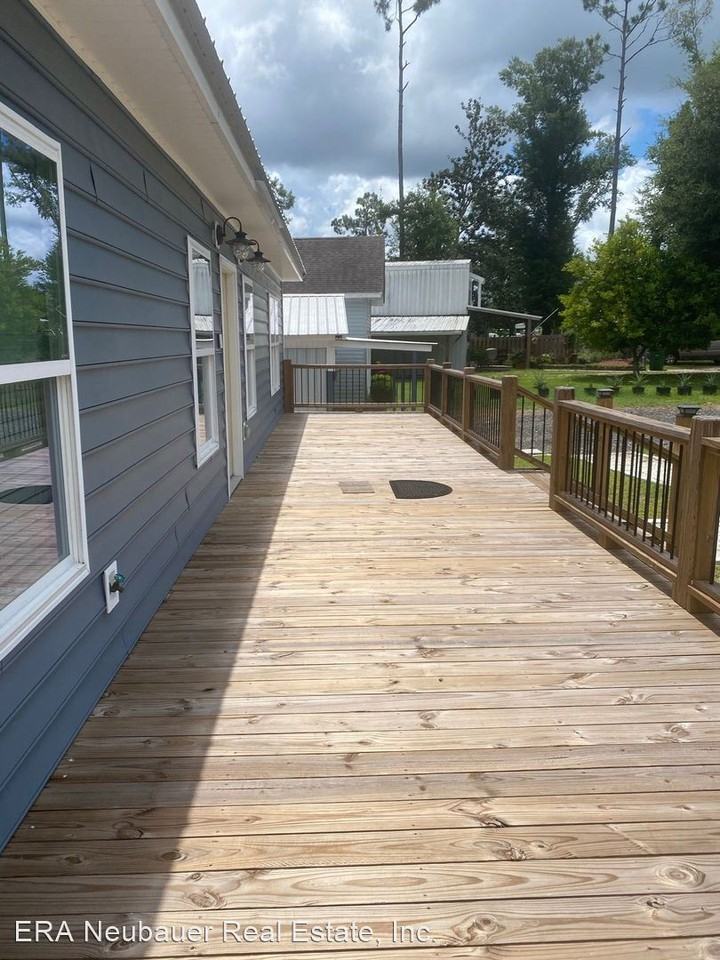 3821 Sherrett Dr - Photo 2 of 13