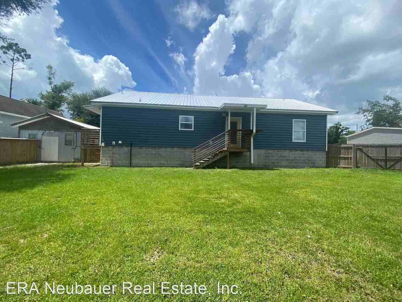 3821 Sherrett Dr - Photo 3 of 13