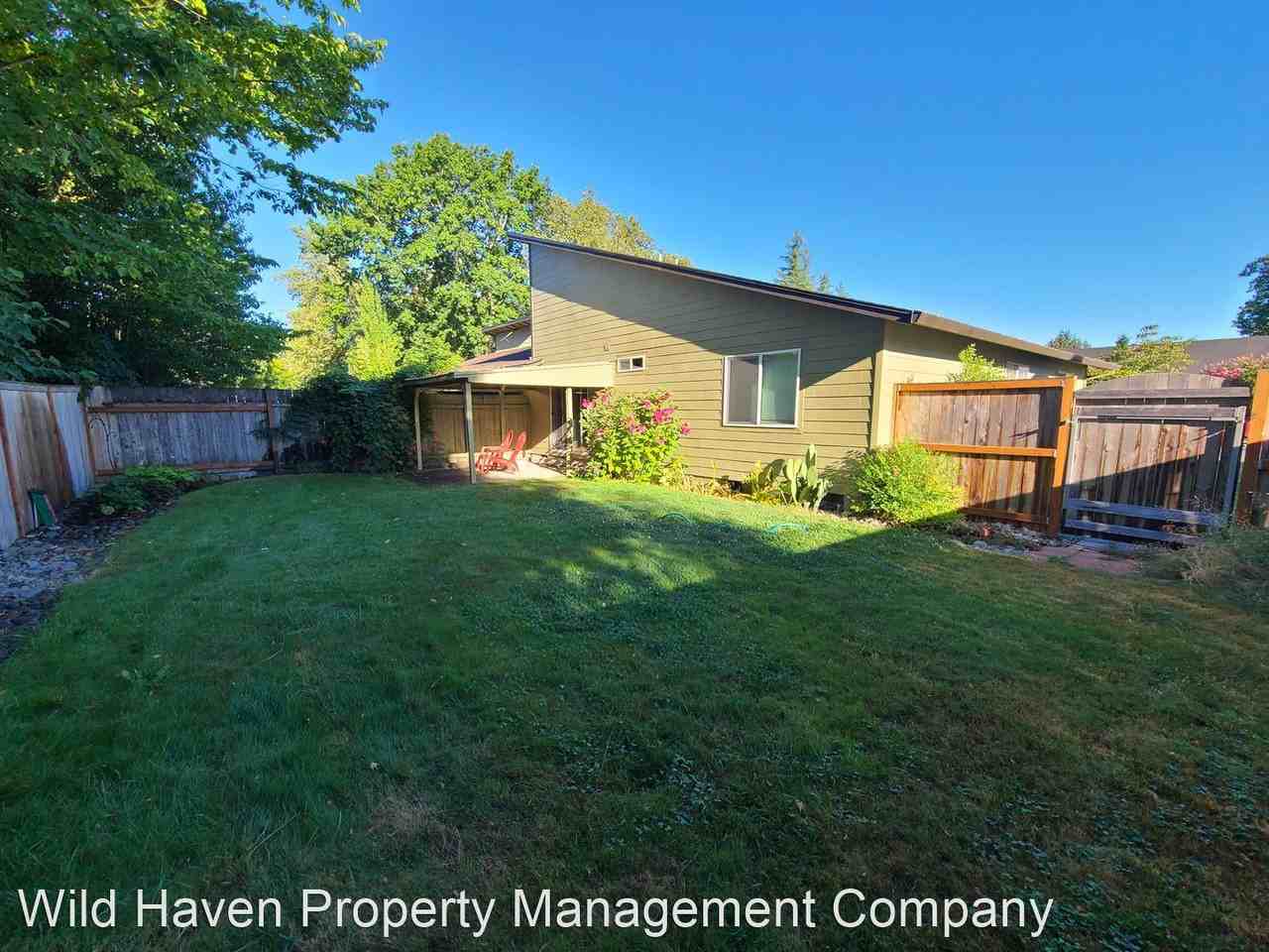 1590 Sw Harbor Dr - Photo 2 of 9