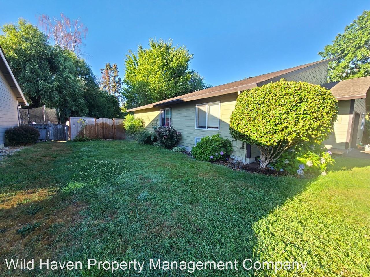 1590 Sw Harbor Dr - Photo 3 of 9