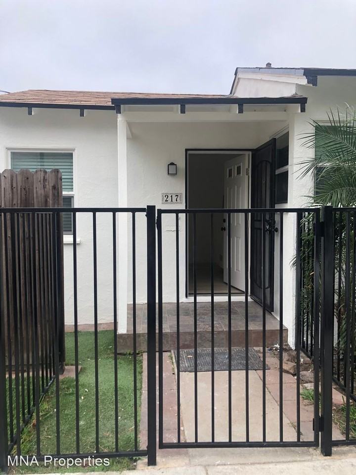 211 Olive Ave Apartments in Downtown Huntington Beach, Huntington Beach