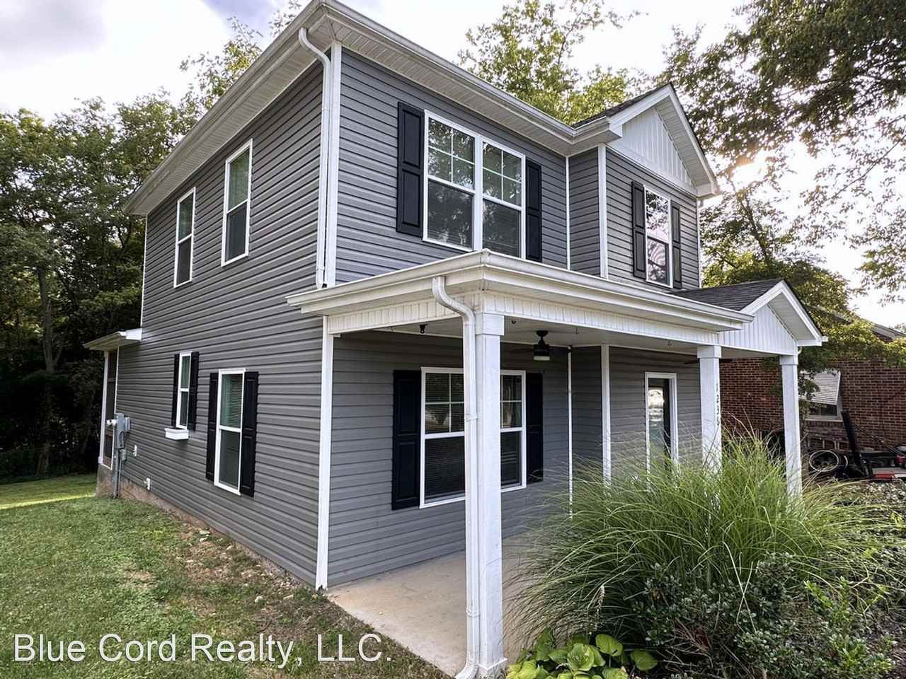1236 Commerce St - Photo 3 of 50