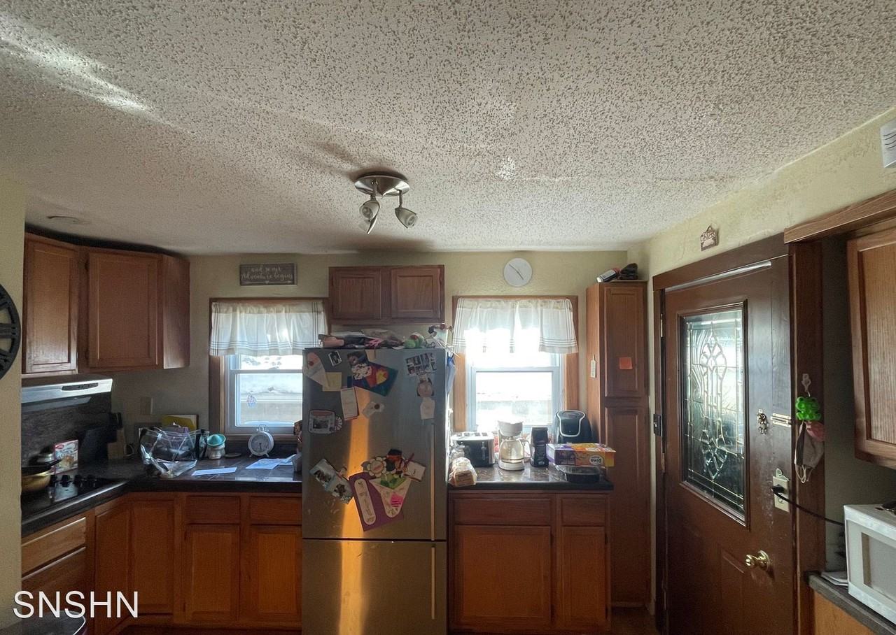 3215 N Bartlett Ave - Photo 3 of 9