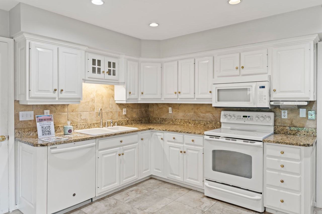 3002 Lime Kiln Ln - Photo 3 of 35