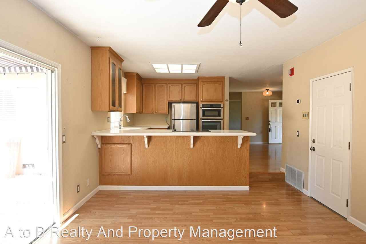 956 Dawnview Ct - Photo 3 of 37