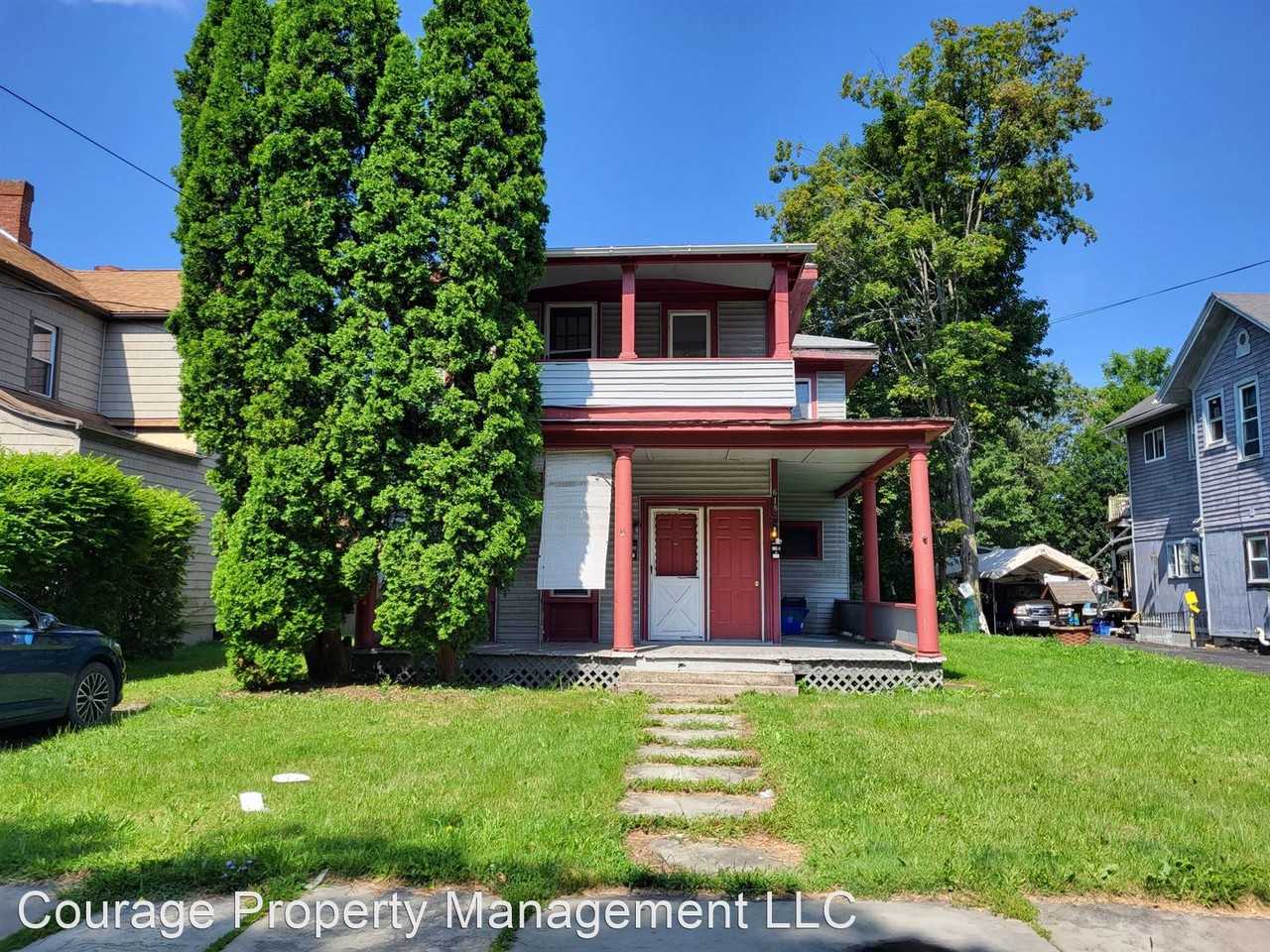 618 Pennsylvania Ave - Photo 2 of 2