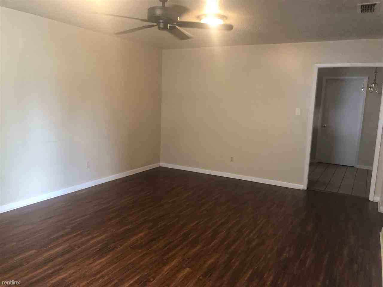 1003 Navajo Trl - Photo 2 of 5