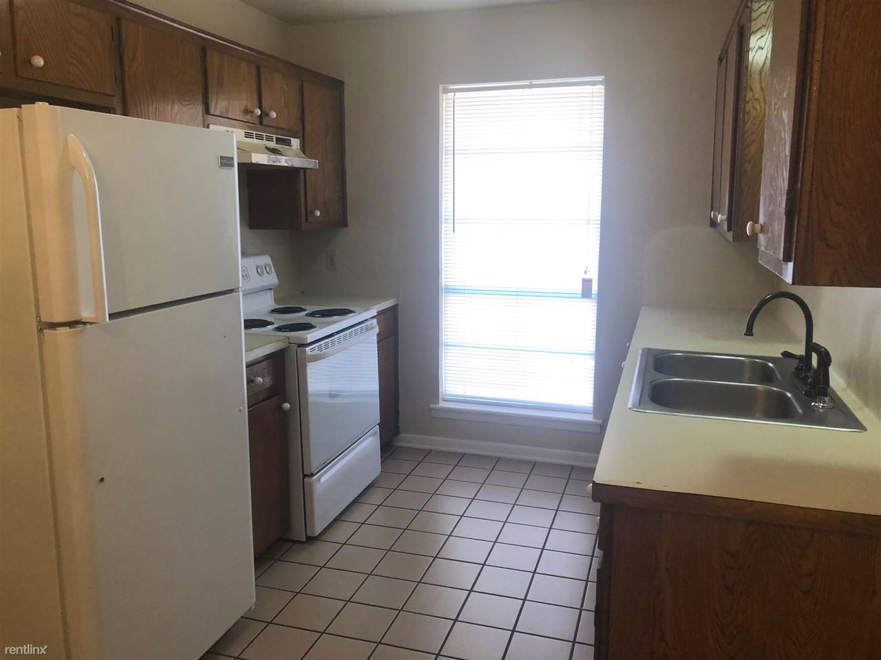 1003 Navajo Trl - Photo 3 of 5