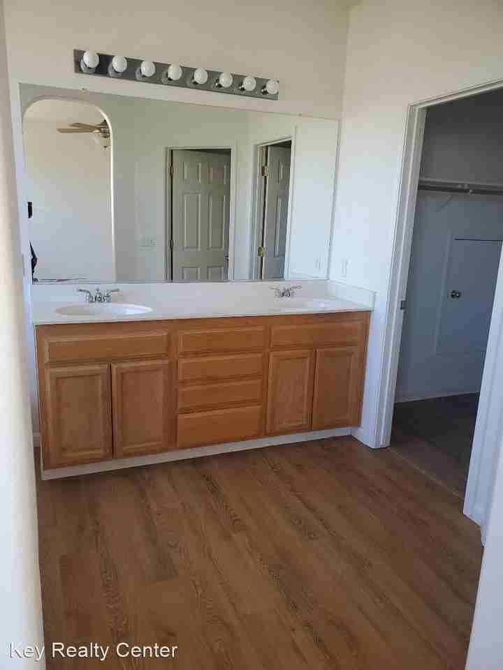 10153 Swann Way - Photo 3 of 14