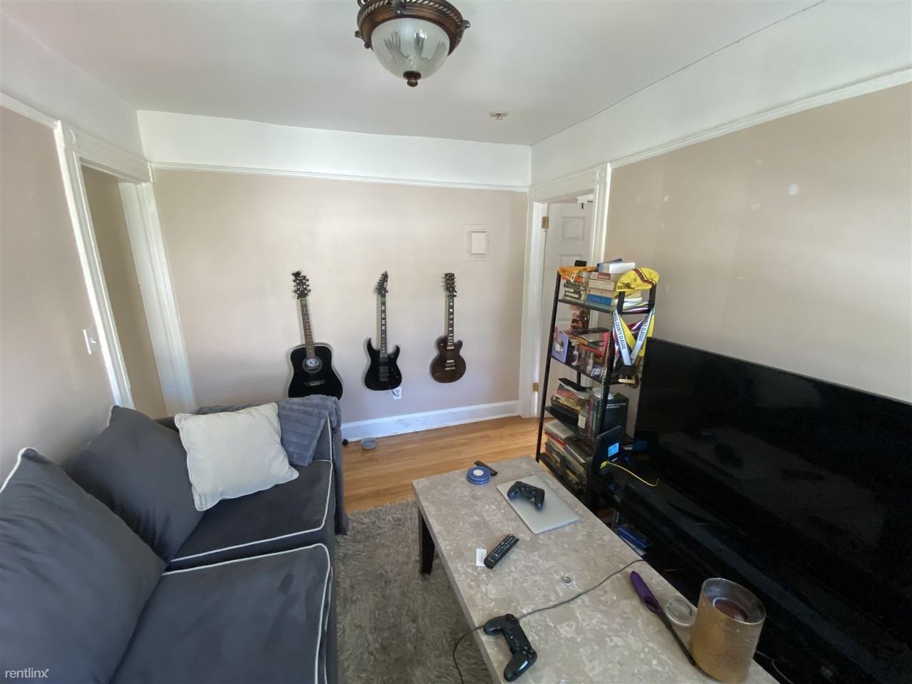 28 Dell St - Photo 3 of 11