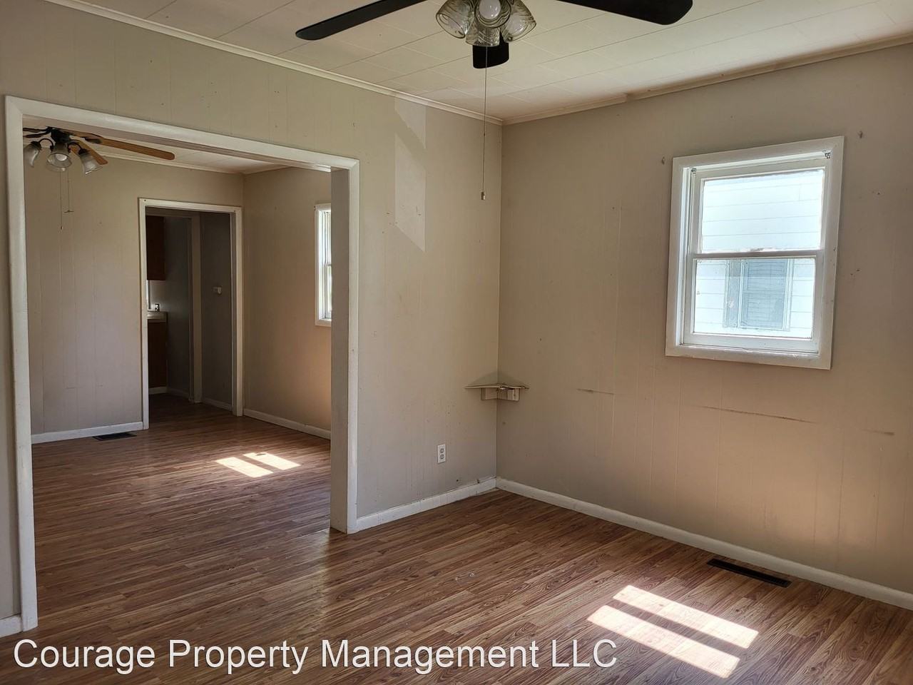 109 Chestnut St - Photo 3 of 19