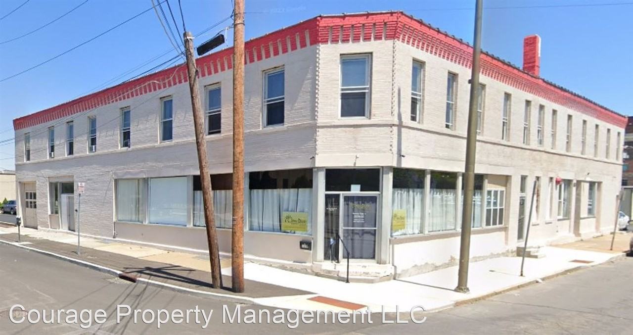 451 E Market St - Photo 2 of 48