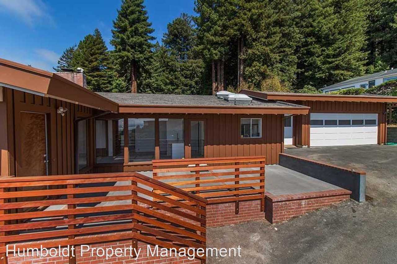 1262 Bayview St - Photo 2 of 25
