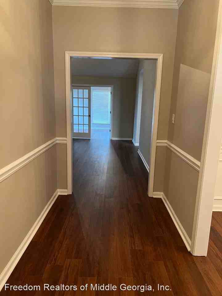 136 Spring Chase Cir - Photo 2 of 11