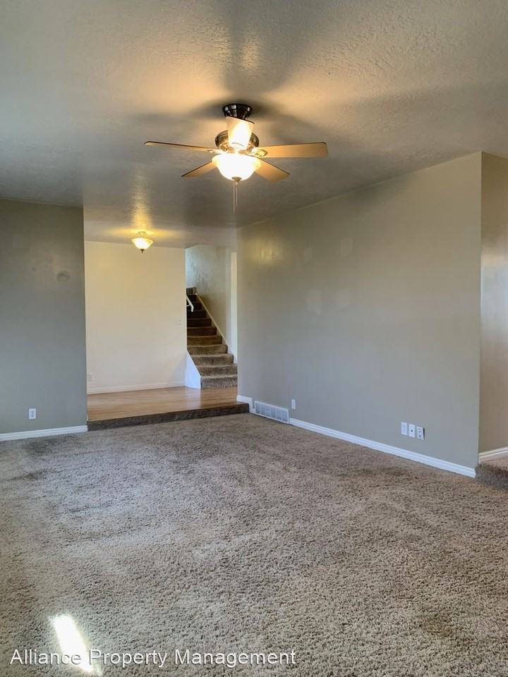 4427 S 1675 W - Photo 2 of 33